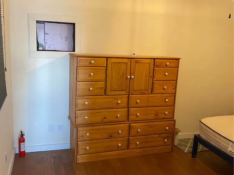 222 Hill St — Photo 11