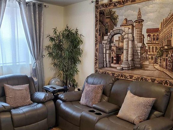 5th image of 4150 N Sacramento Ave APT G