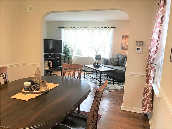 5th image of 2341 N Haven Blvd