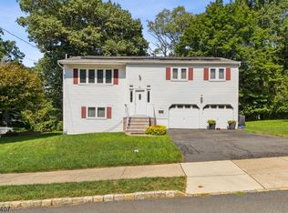 443 Herrick Dr, Rockaway, NJ 07801