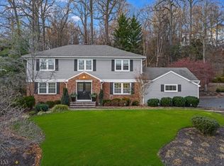 986 Chimney Ridge Dr, Springfield, NJ 07081