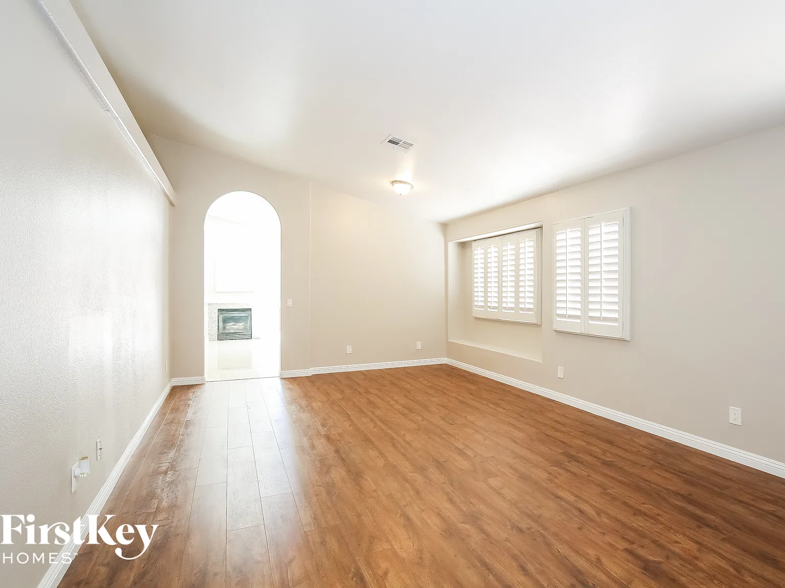 4 bed, 2.0 bath, 1695 sqft, $2,495 — Photo 3