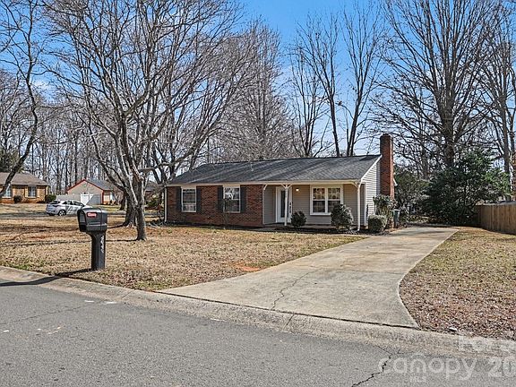 2nd image of 2728 Studley Rd