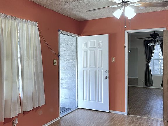 5th image of 9319 Farley Dr