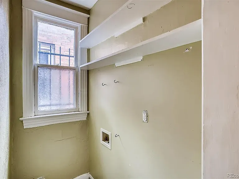 2441 N Vine St — Photo 8