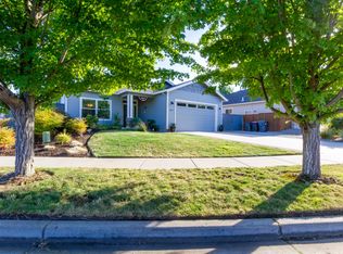 1819 Windward Dr, Medford, OR 97501