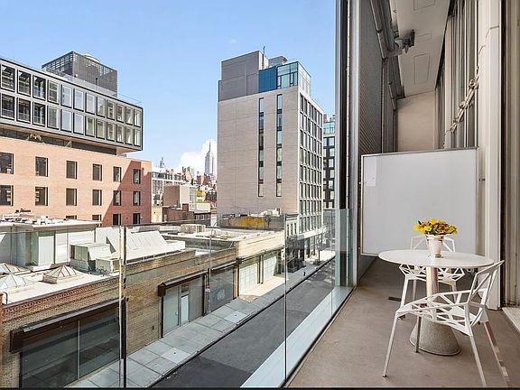 4th image of 524 W 19th St APT 3