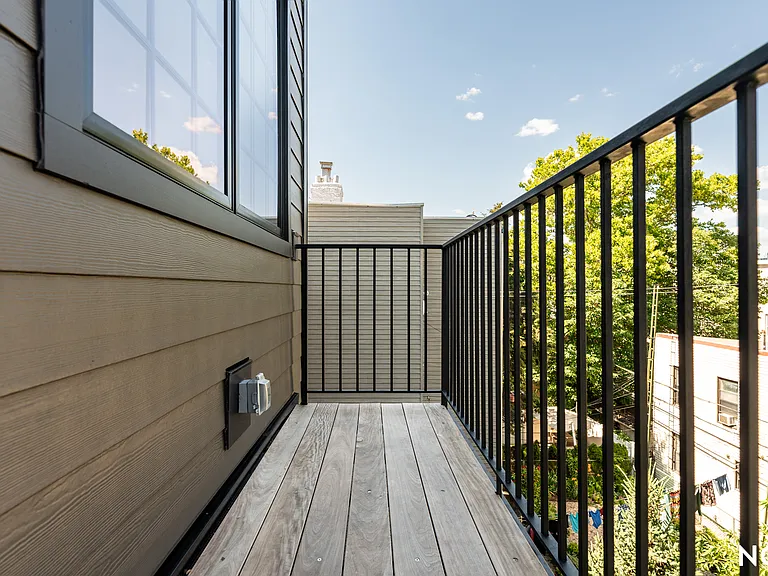 166 Eckford St #3 — Photo 32