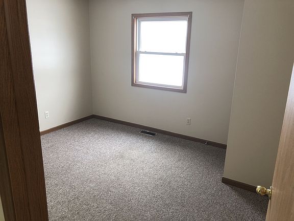 4th image of 804-806 Virginia St