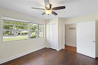 420 N Fairview Ave — Photo 5