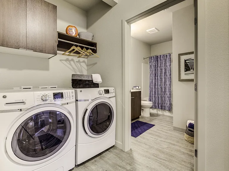 Union Park Apartments — Photo 15