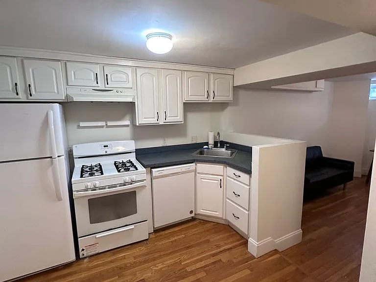 32 Edgerly Rd #B — Photo 1