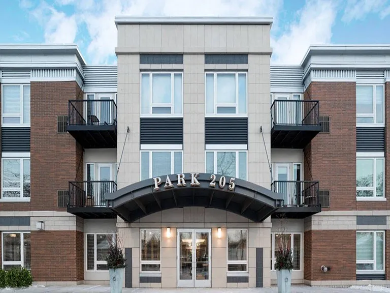 Park 205 Apartments — Photo 13