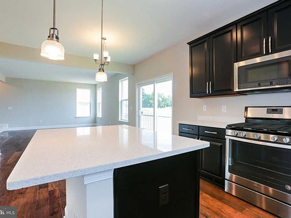4th image of 1 Hudgins Farm Cir