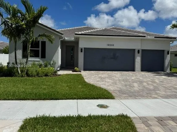10233 Bahama Dr, Cutler Bay, FL 33189