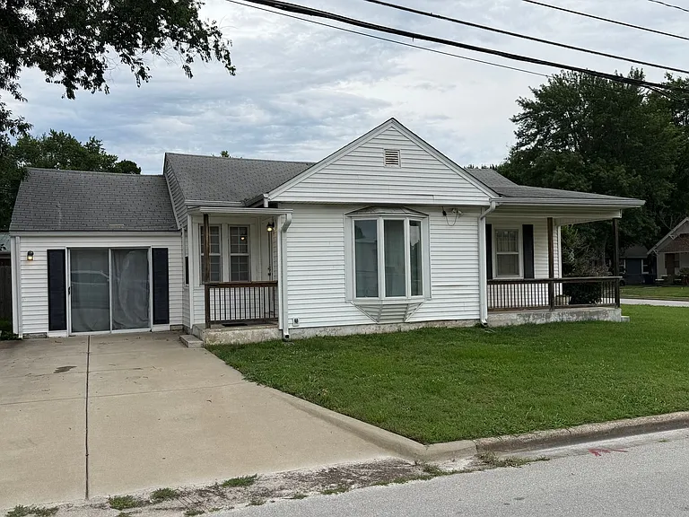 1357 S Florence Ave — Photo 2