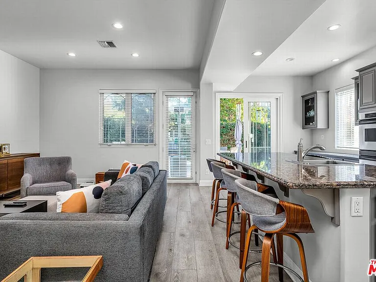 928 Harbor Crossing Ln — Photo 16