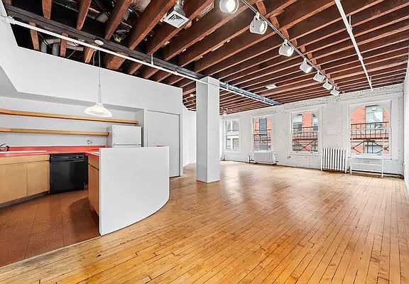 4th image of 93 Mercer St APT 6E