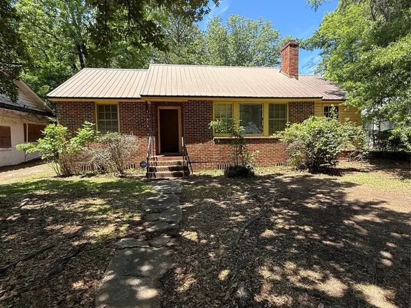 5 Edgewood Dr, Selma, AL 36701