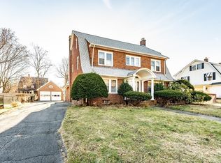 121 Bellevue Ave, Springfield, MA 01108