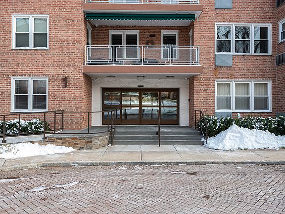 1 Putnam Hill Rd Road