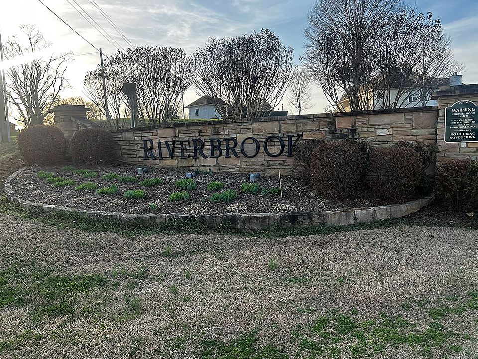1st image of Riverbrook Dr