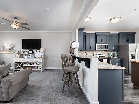 5th image of 108 Mary Ann Cir #108