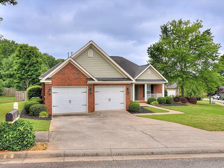 800 Cotswold Ct — Photo 3