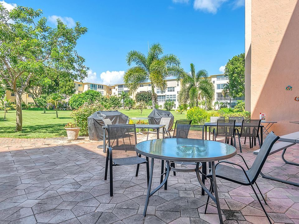 Village Royale Greentree Condominiums 2515 NE 2nd Ct Boynton Beach