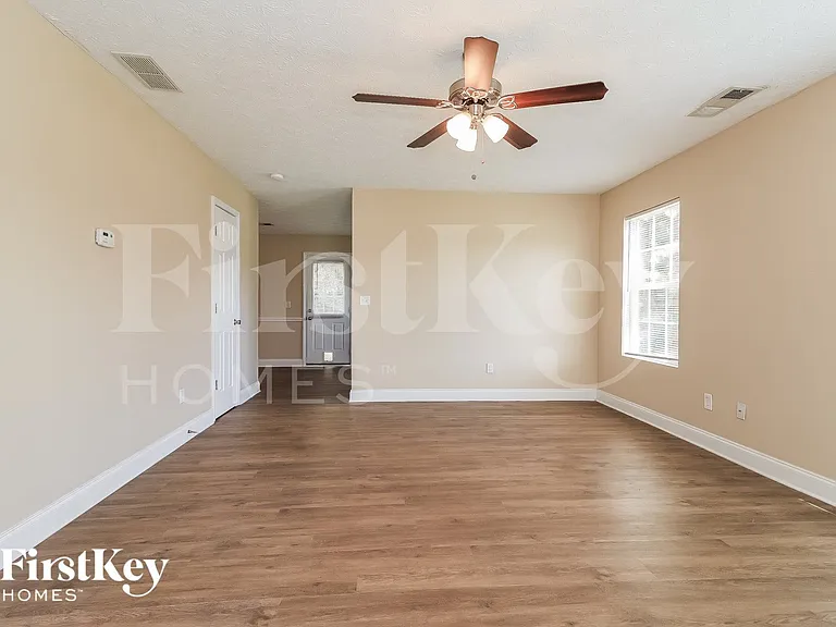 124 Swafford Dr — Photo 8