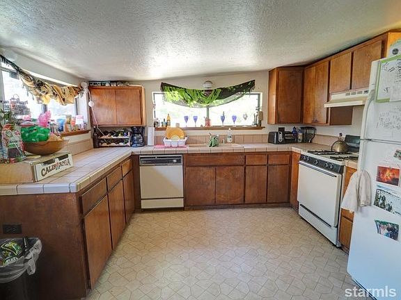 4th image of 728 Tallac Ave