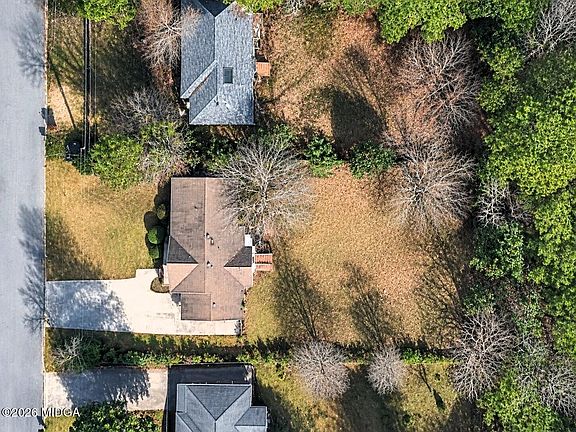 2nd image of 4428 Summerhill Dr