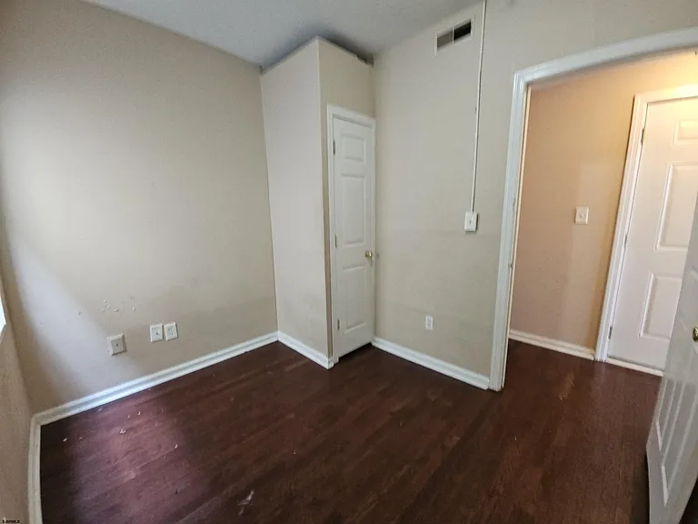 522 N Indiana Ave — Photo 12