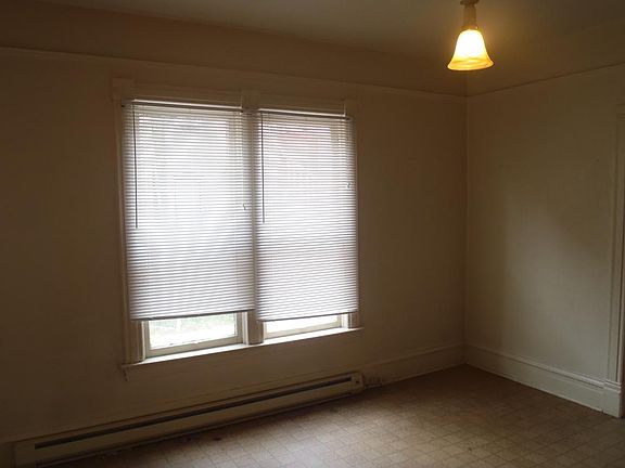 3rd image of 102 Jefferson St