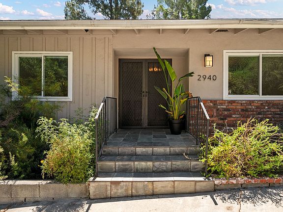 3rd image of 2940 Graceland Way