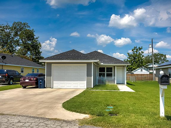 2nd image of 3332 Willing Ave
