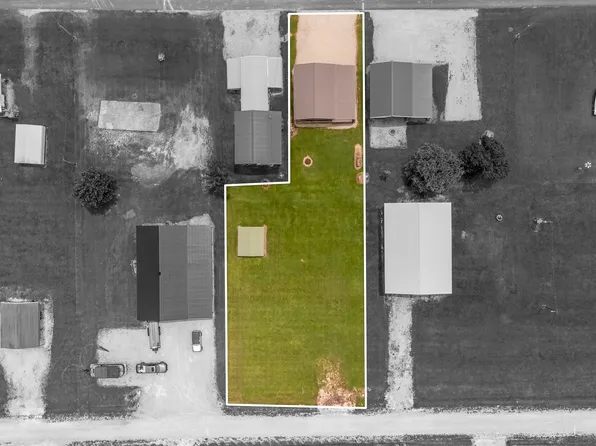 1038 Wc Pickett Rd, Clifton, TN 38425