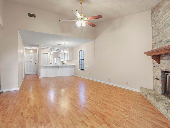 5th image of 134 Gena Marie Dr
