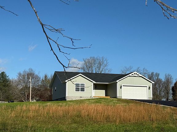 4th image of 124 Birch Creek Ln