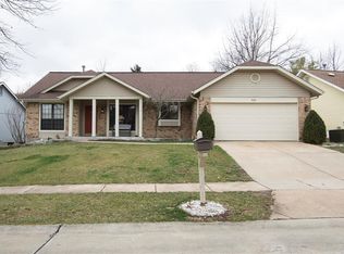 920 Oak Terrace Ct, Fenton, MO 63026