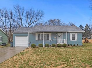 571 W Loula St, Olathe, KS 66061