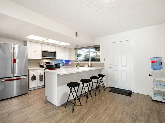 4th image of 7272 Crownwest St #7272