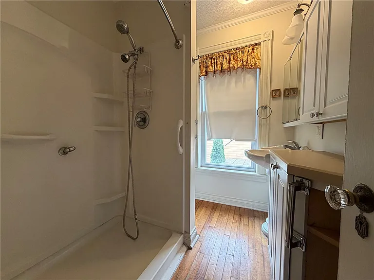 301 W Clinton St — Photo 11