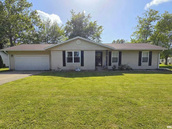 317 Northwood Ln, Salem, IL 62881