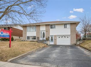 15 Wedgewood Dr, Cambridge, ON N1S 2A8