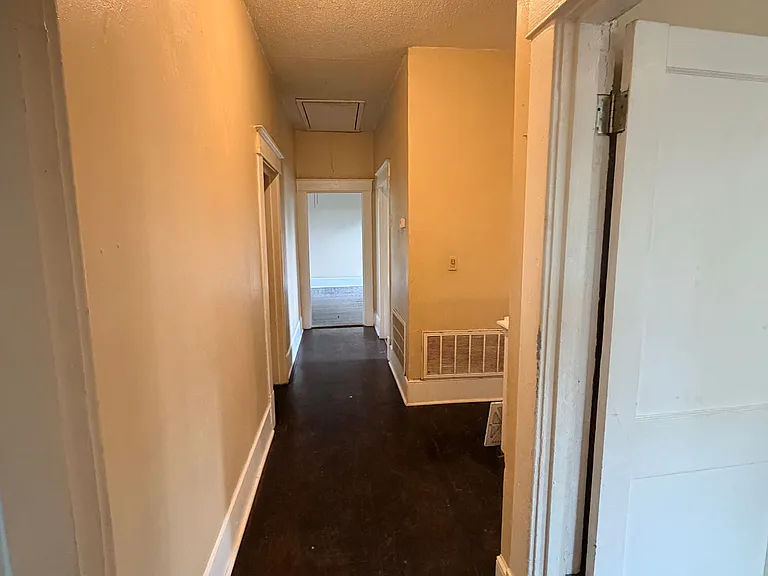 431 College St #B — Photo 6