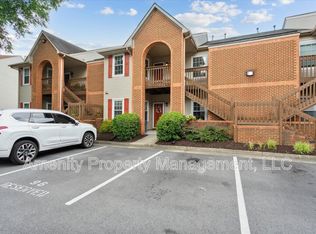 953 Gas Light Ln, Virginia Beach, VA 23462