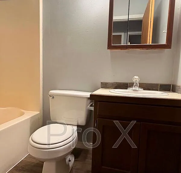 419-421 W 16th St #419 W 16TH ST — Photo 8