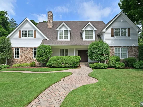 431 Grandview Ave, Wyckoff, NJ 07481