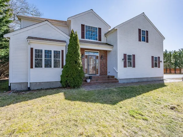 2 Centerville Ave, Barnstable, MA 02630